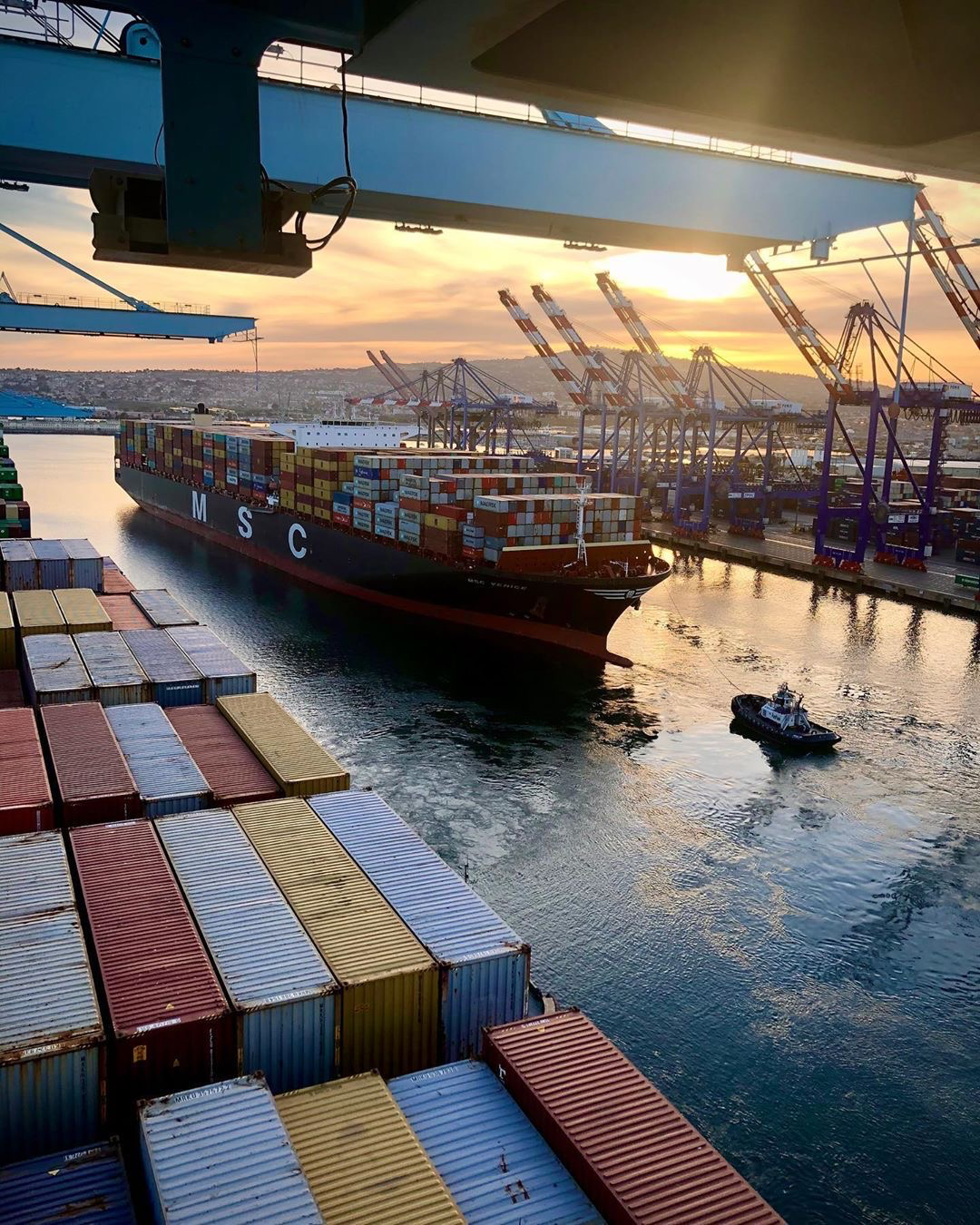 International vehicle sourcing port